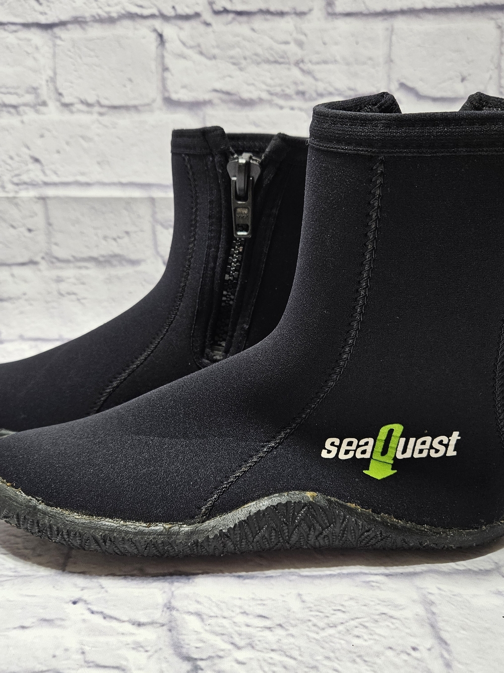 SeaQuest Neoprene Dive Boots Size 7 Black Zip Wetsuit Scuba Snorkel Boots Diving